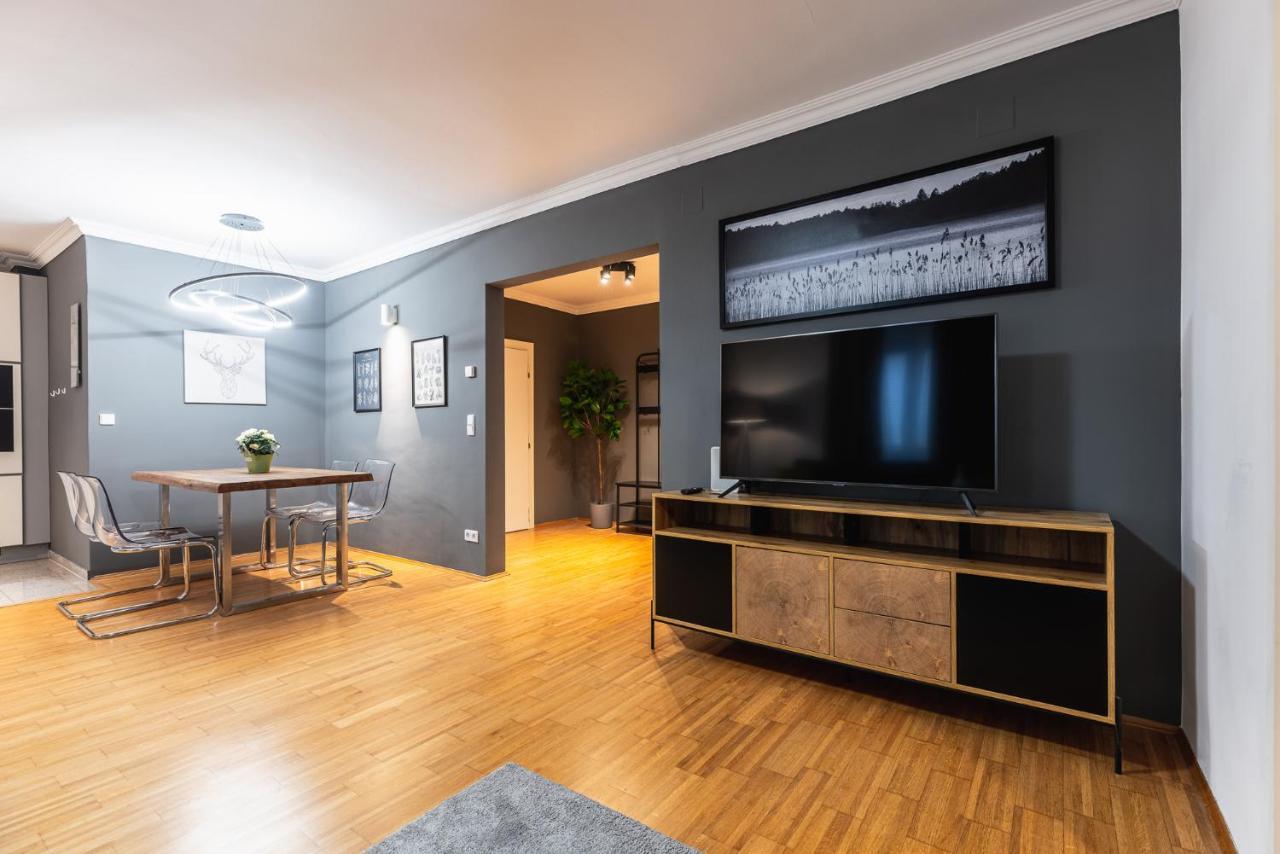 Live Centrally In A Spacious And Modern Apartment In Vienne Extérieur photo