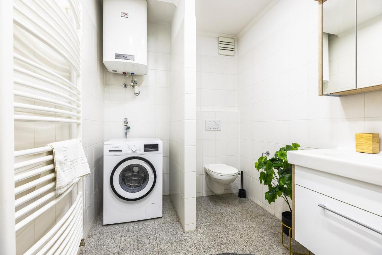 Live Centrally In A Spacious And Modern Apartment In Vienne Extérieur photo